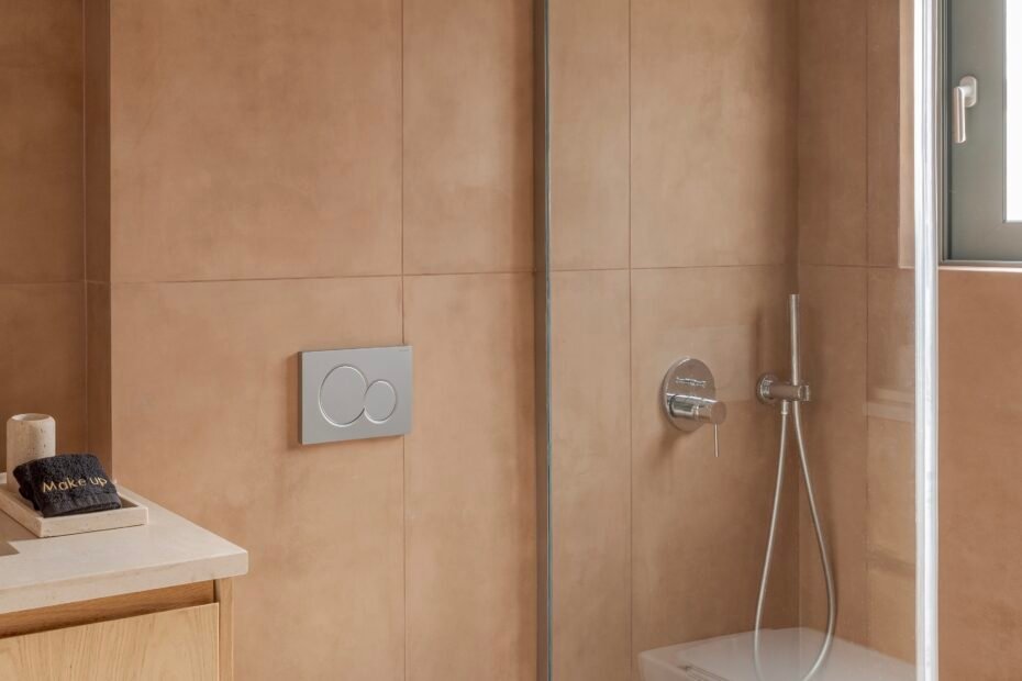 En-Suite Room 2